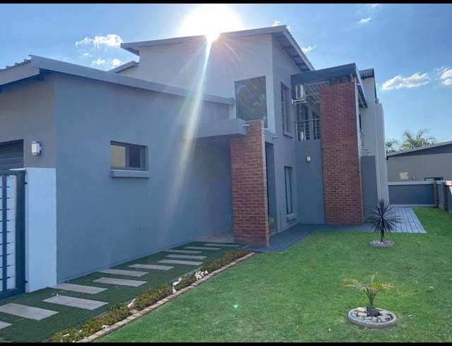 4 BEDROOM HOUSE FOR SALE IN MAGALIESKRUIN